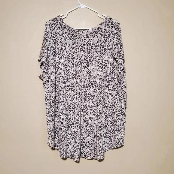 Maurices 24/7 Women's size 2 Short Sleeve Leopard Print T-shirt Top - Picture 5 of 5